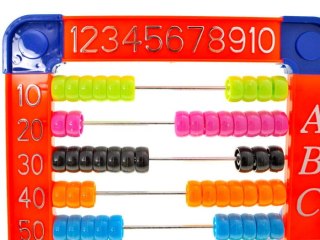 Kolorowe liczydło szkolne