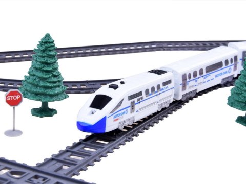 Pociąg pasażerski z wagonami - super kolejka