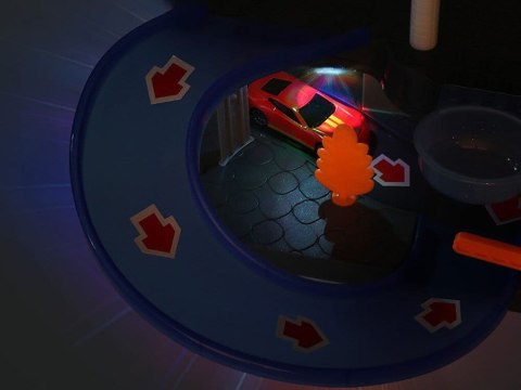 Piętrowa myjnia samochodowa z garażem i autkami