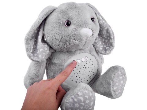 Maskotka projektor KRÓLICZEK gwiazdy kołysanki biały szum usypiacz