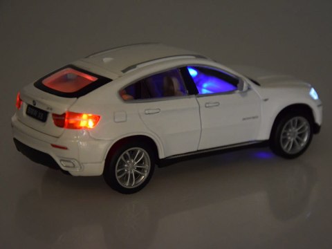 Auto metalowe BMW X6 model skala 1:32 biały SUV światło dźwięk