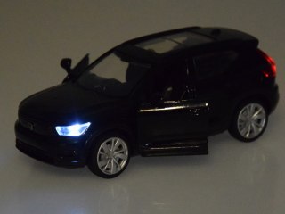 Auto metalowe model Volvo XC40 Recharge skala 1:32 dźwięki światło