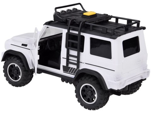 Autko terenowe OFF-ROAD gumowe opony dźwięki światło