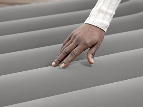 Dmuchany Materac Tritech z wbudowaną pompką USB 152x203cm Bestway 671BU