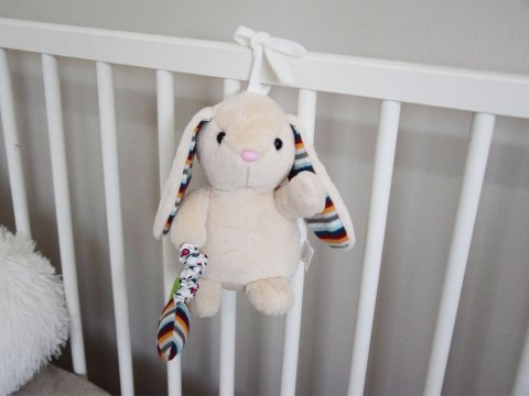 Pluszowy króliczek pozytywka przytulanka maskotka kołysanka