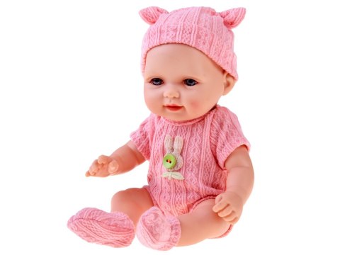 Urocza lalka BOBAS 26 cm - lekka i ruchoma w śpioszkach z czapeczką