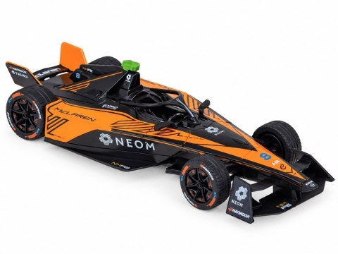 AUTO metalowe Model bolidu NEOM McLaren Formula E 1:24 ZA6397